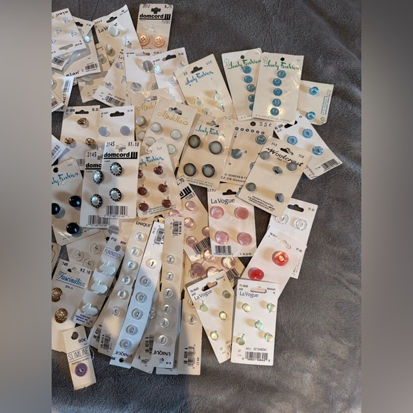 Vintage Assorted Button Collection - Picture 4 of 4